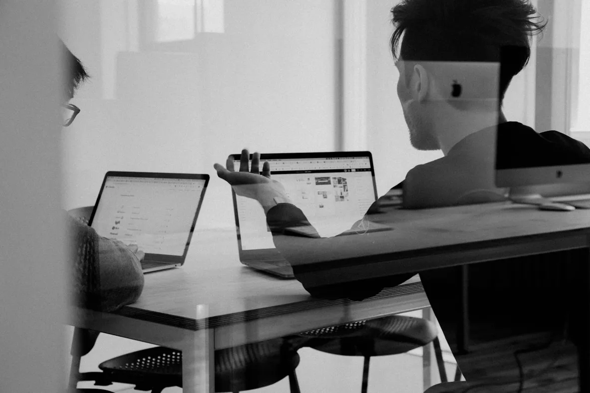 Team mapping a business planning workflow